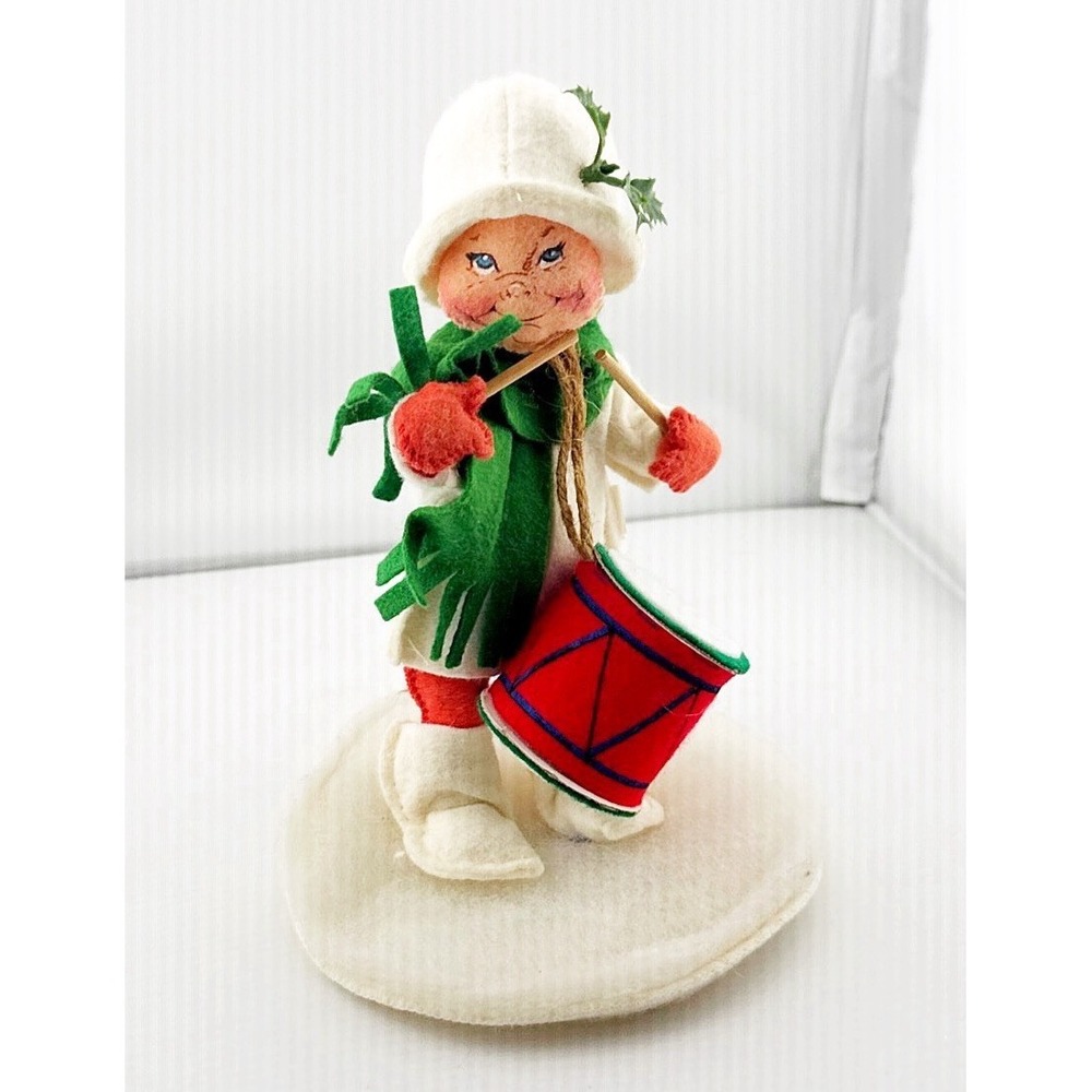 Annalee 1994 Christmas Drummer Boy. 8" Tall. Missing Holly Berries On Hat